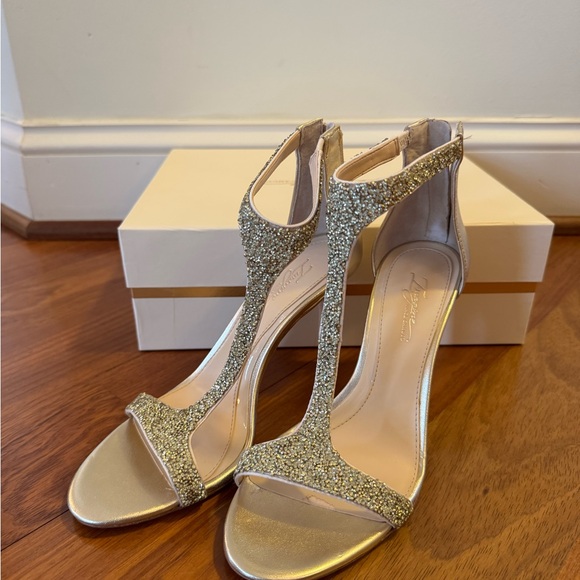 NIB Vince Camuto Phoebe Gold Women's Heels, Size 7.5M - Picture 1 of 4